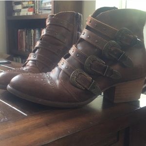 Musse and Cloud 4-Buckle Leather Ankle Boots